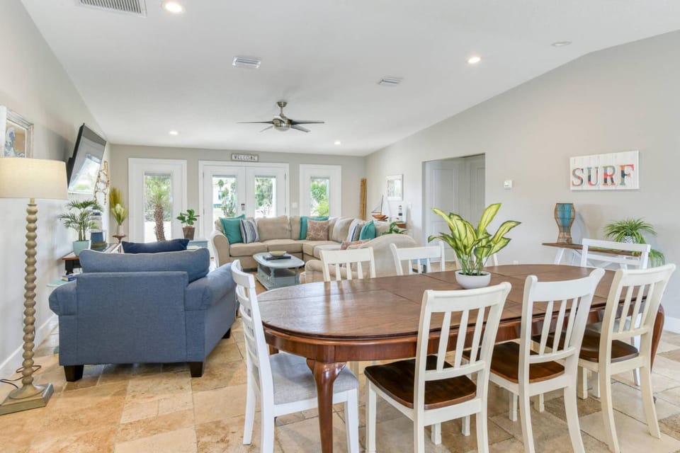 Seaside Villa House in Butler Beach