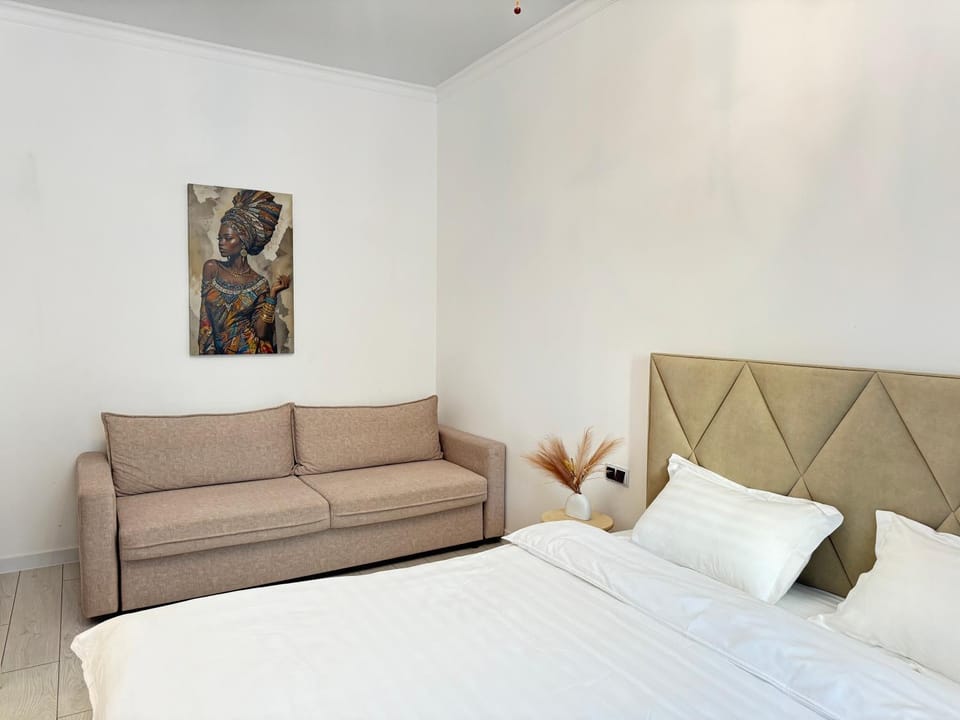 Photo of the whole room, Bedroom