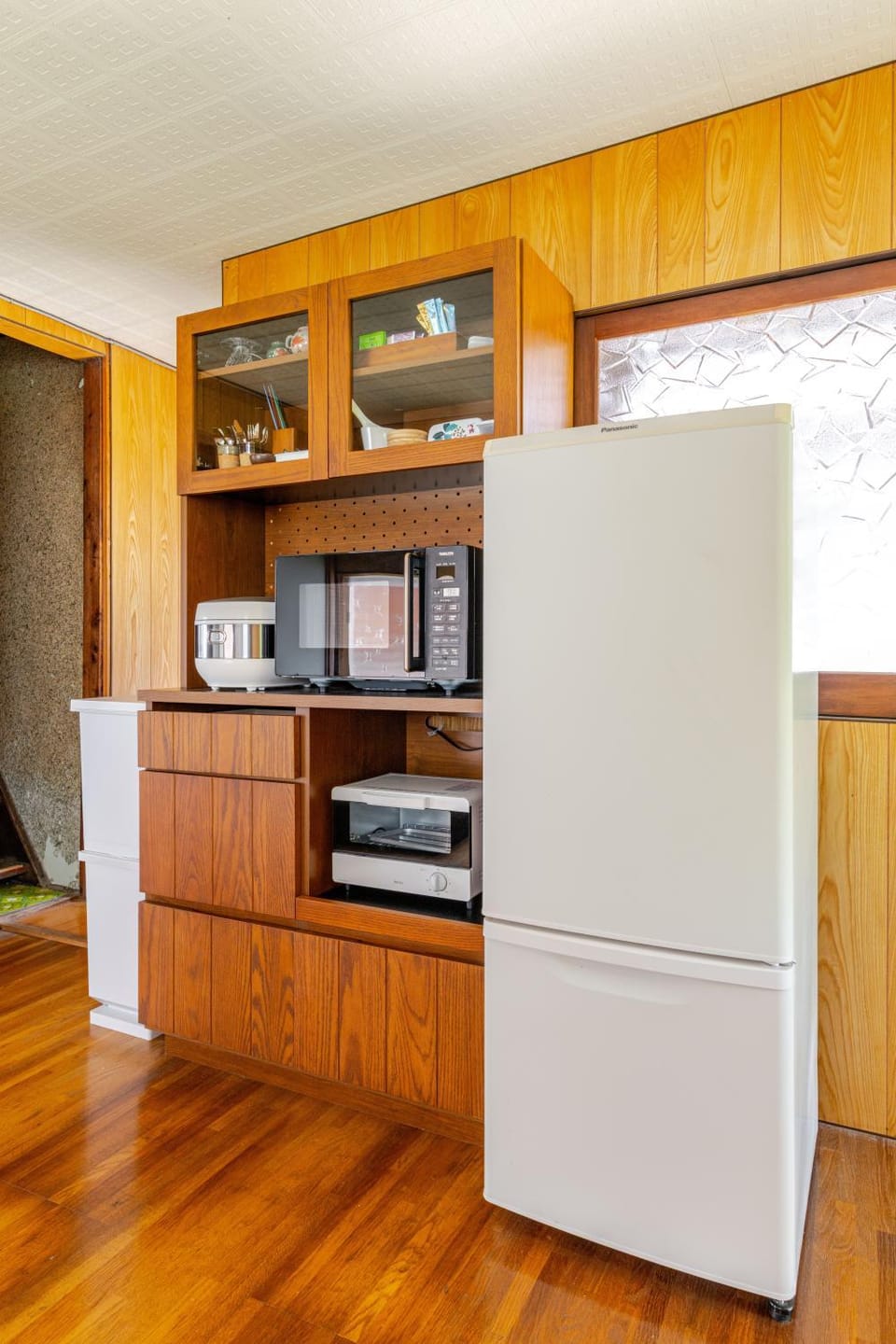 Coffee/tea facilities, microwave, toaster, kitchen, kitchen, air conditioner, air conditioner