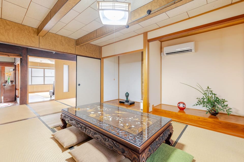 Living room, Seating area, air conditioner, air conditioner