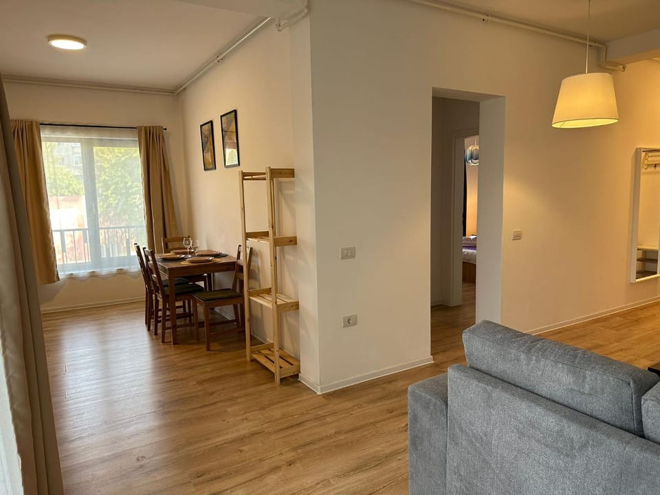 Kitchen or kitchenette, Living room, Seating area, Dining area