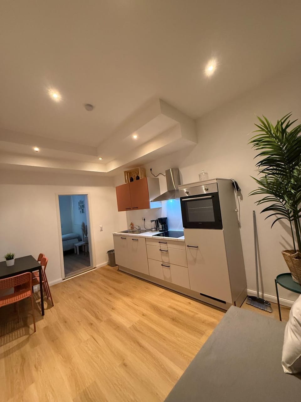 Kitchen or kitchenette, oven, stove