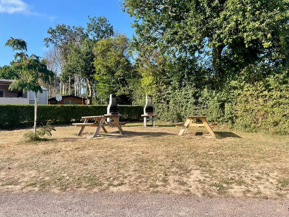 Camping maeva Escapades du Val Campground/ 
RV Resort in Brittany