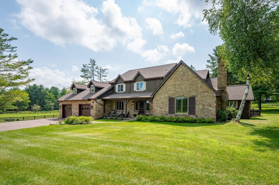Double Eagle Ranch House in Deep Creek Lake