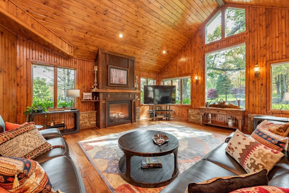 Double Eagle Ranch House in Deep Creek Lake