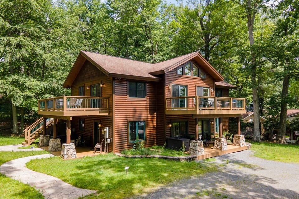 Dragonfly, Gems & Dreams House in Deep Creek Lake