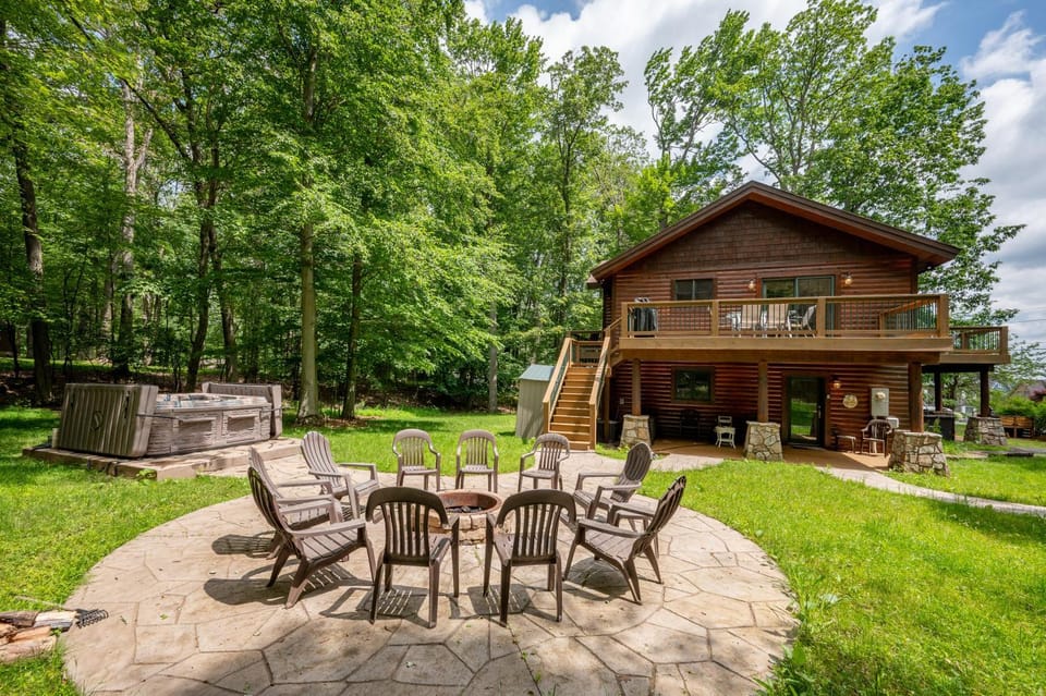 Dragonfly, Gems & Dreams House in Deep Creek Lake