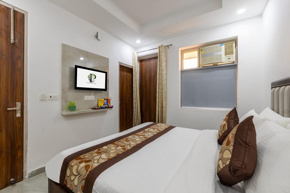 Bed, TV and multimedia, Photo of the whole room, Bedroom, wardrobe, air conditioner