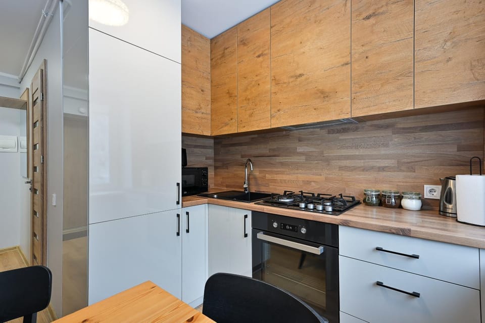 Kitchen or kitchenette, microwave, kitchen, kitchen