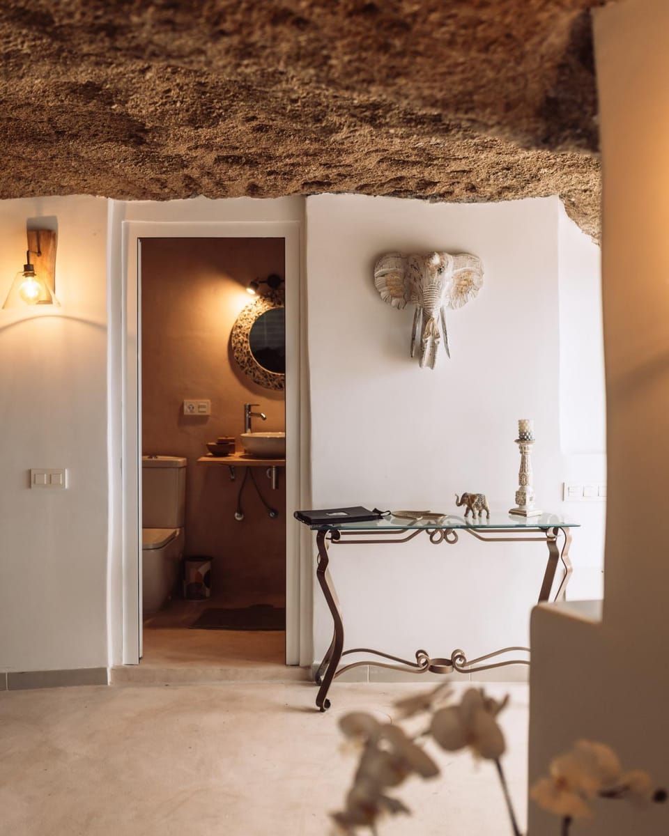 Cueva Thalia - luxury cave with heated indoor pool and garden House in Abona
