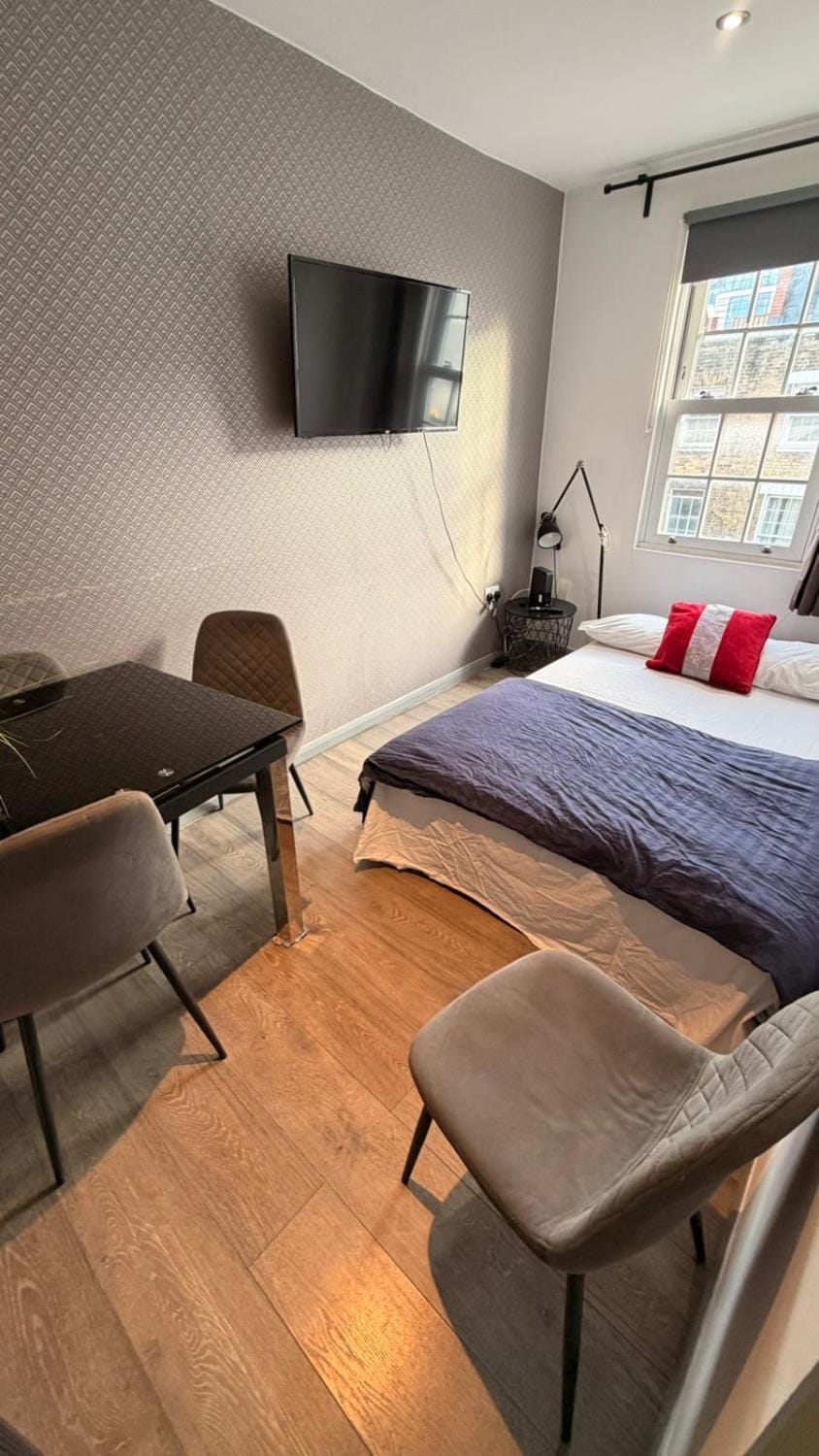 Central Euston Hideaway Apartment in London Borough of Islington