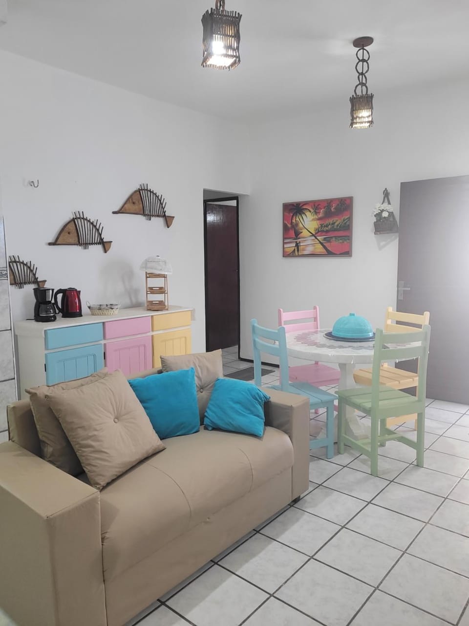 TV and multimedia, Kitchen or kitchenette, Living room, Seating area, Dining area