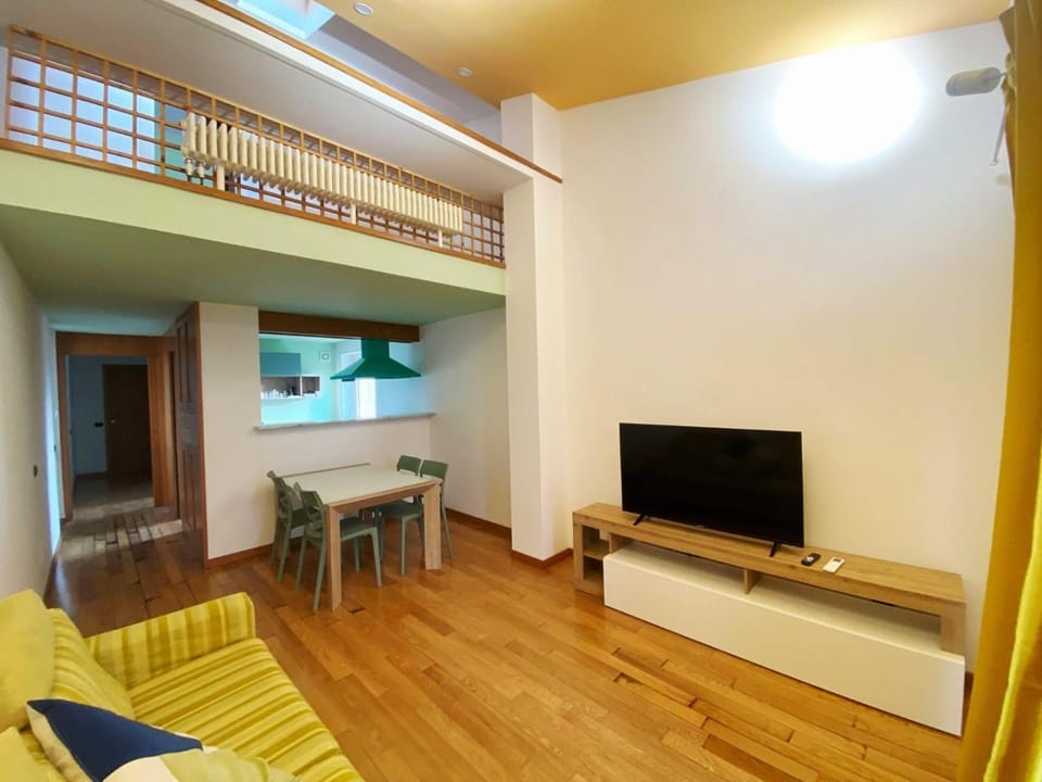 Communal lounge/ TV room, Dining area