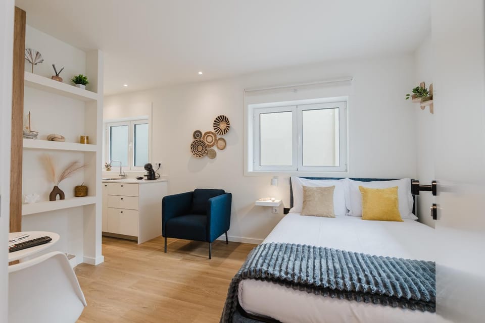 Bed, Kitchen or kitchenette, Photo of the whole room, Bedroom