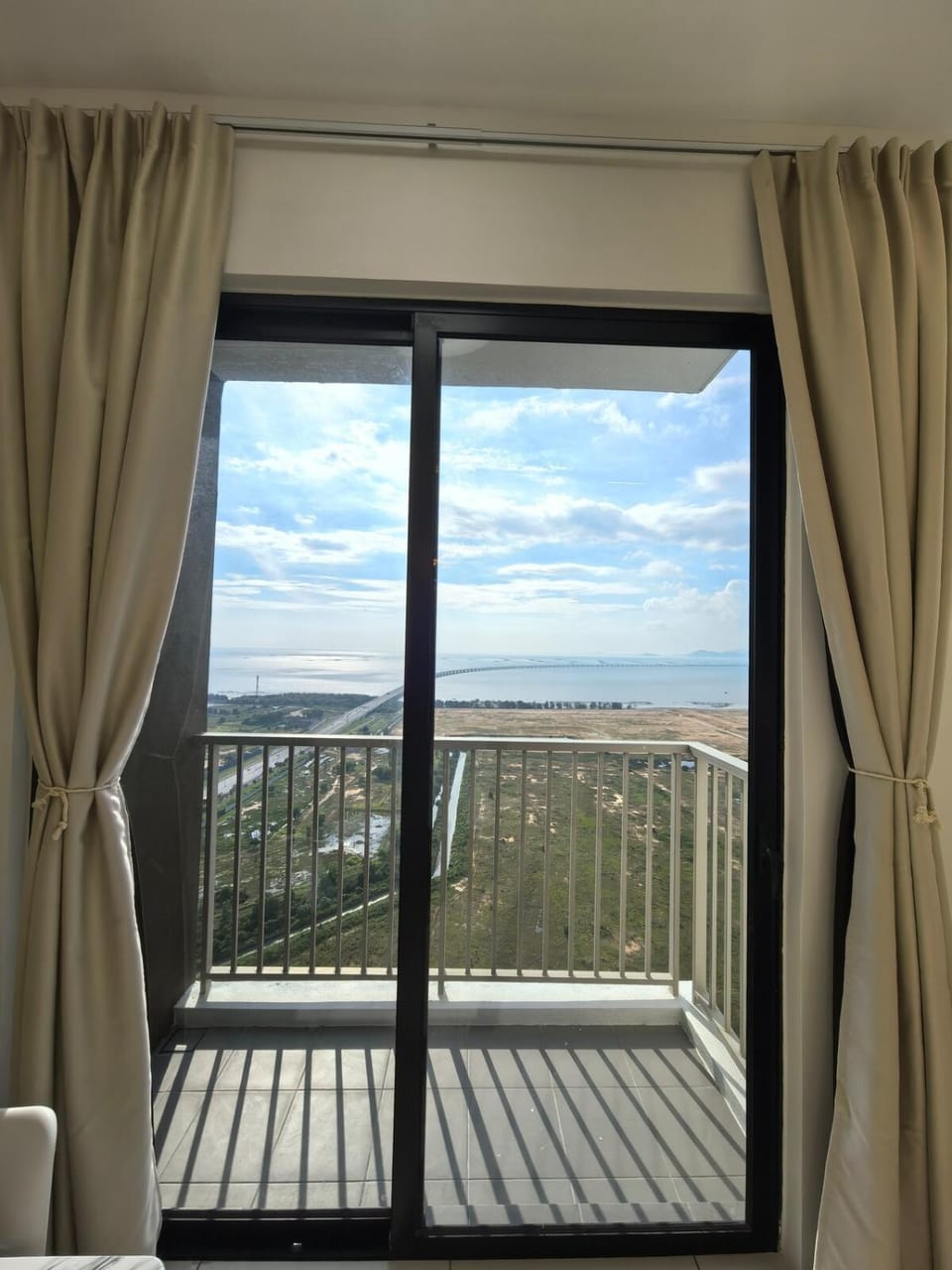 Batu Kawan Sunset Seaview Condo near Ikea & Design Village Apartment in Penang