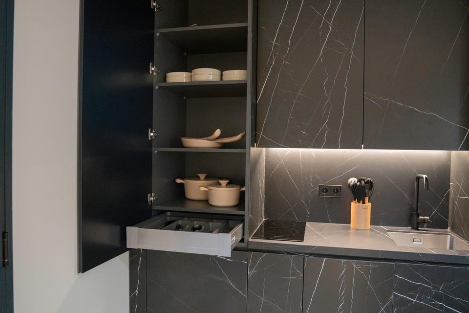 Kitchen or kitchenette