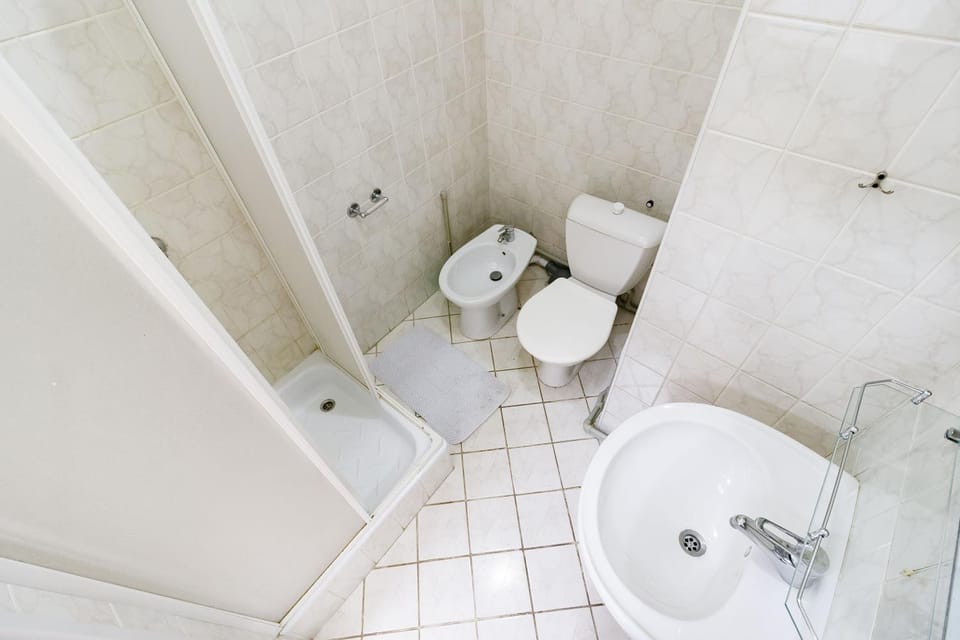 Shower, Toilet, bidet