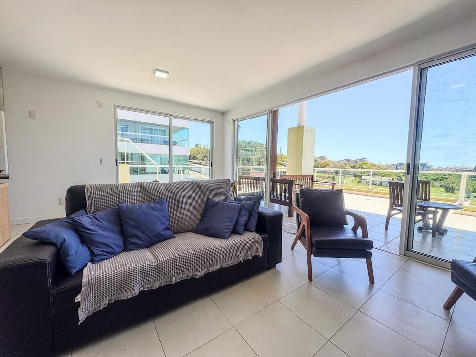 Communal lounge/ TV room, Living room, Dining area