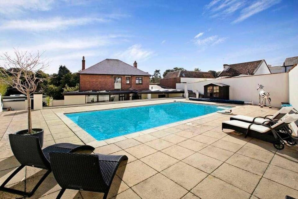 Spacious House - Pool Games Room Private Parking House in Dawlish