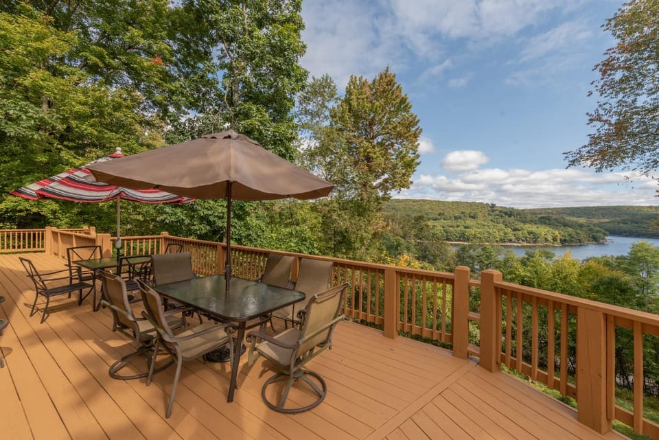 Eagles Nest House in Deep Creek Lake