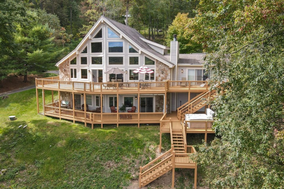 Eagles Nest House in Deep Creek Lake