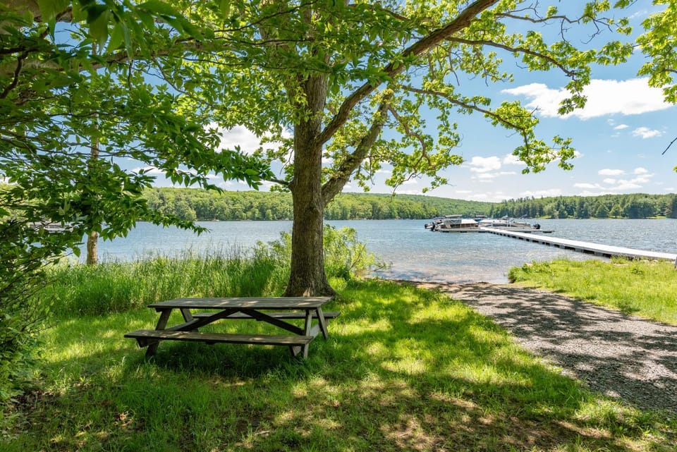 Eventide by Railey Vacations House in Deep Creek Lake