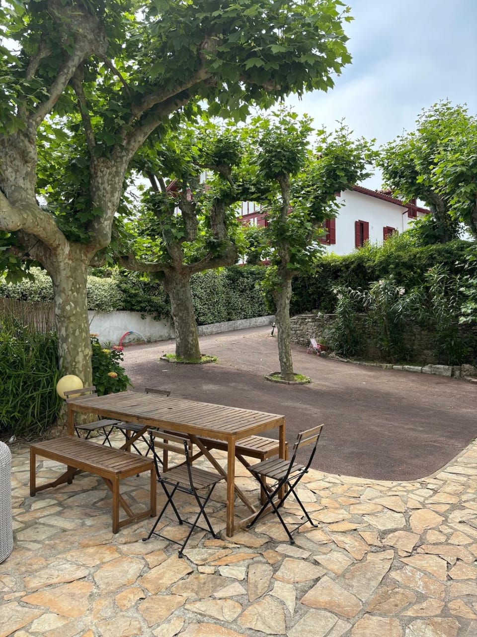 Patio, Dining area, Parking