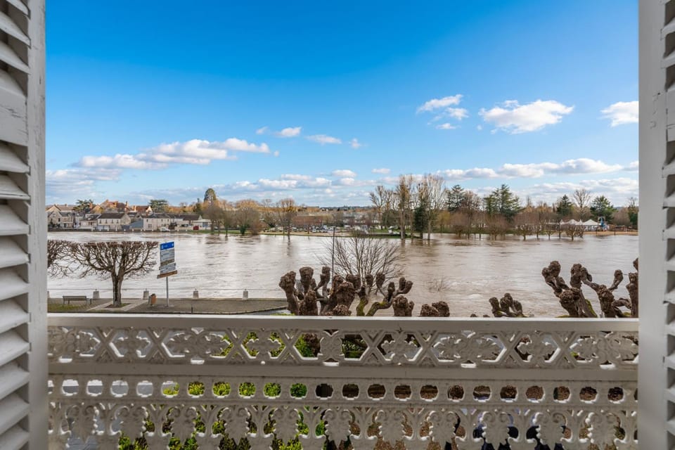 Maison bourgeoise, Rives du Cher, 14 pers Villa in Centre-Val de Loire
