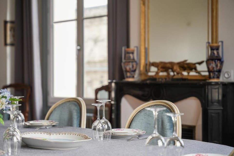 Maison bourgeoise, Rives du Cher, 14 pers Villa in Centre-Val de Loire