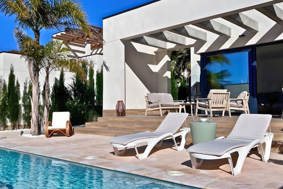 Property building, Patio, Day, Garden, Garden view, Pool view, Swimming pool, sunbed