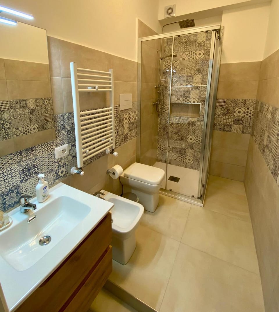 Shower, Toilet, Bathroom, bidet