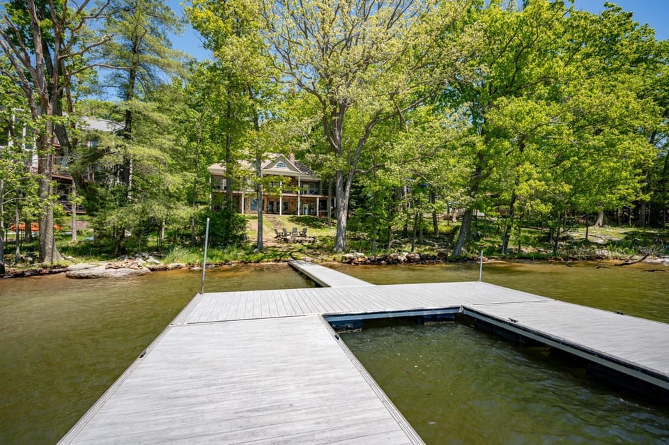 Falling Rock House in Deep Creek Lake