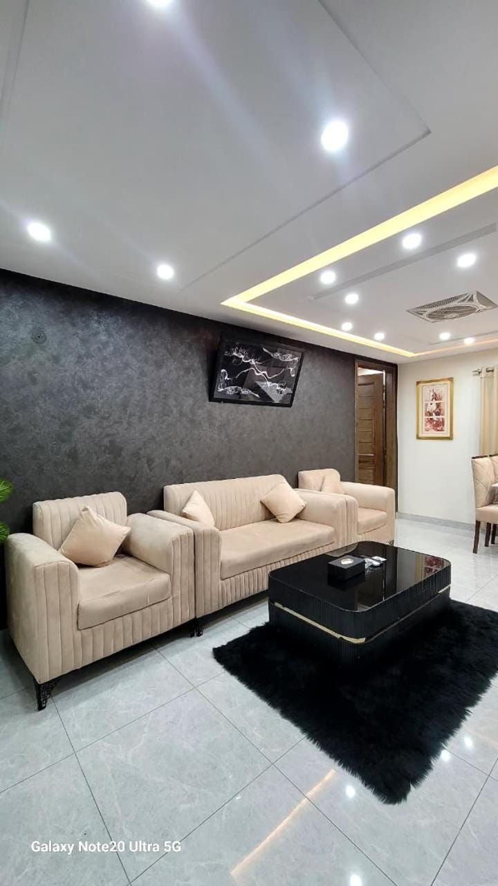 Cozy Stay Apartment on Prime Location Apartment in Lahore