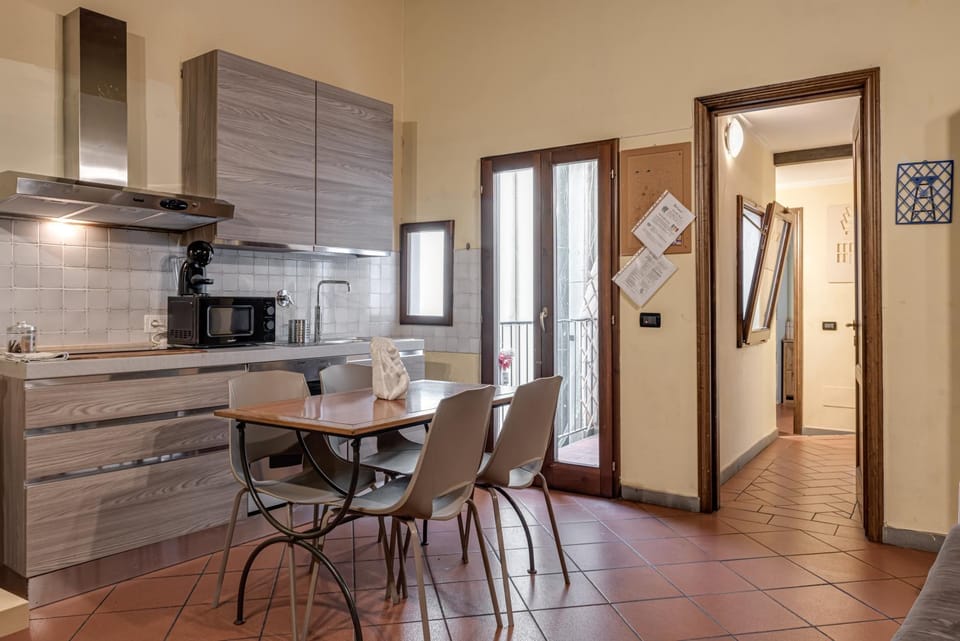 Living room, Dining area, oven, stove