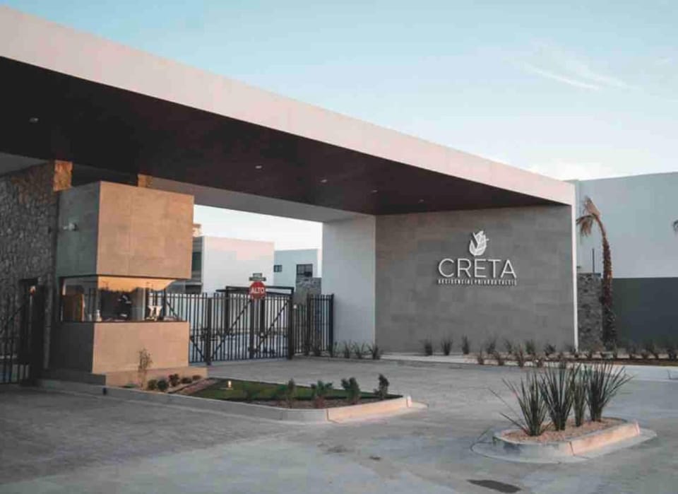 Hermosa Residencia Moderna a 3 min del Consulado Americano House in Ciudad Juarez