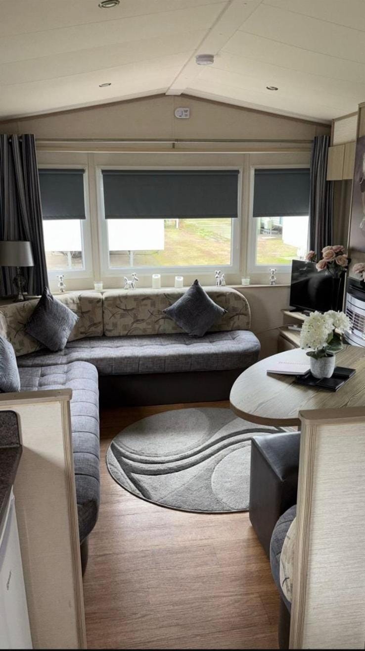 Caravan by the Sea C07 House in Towyn