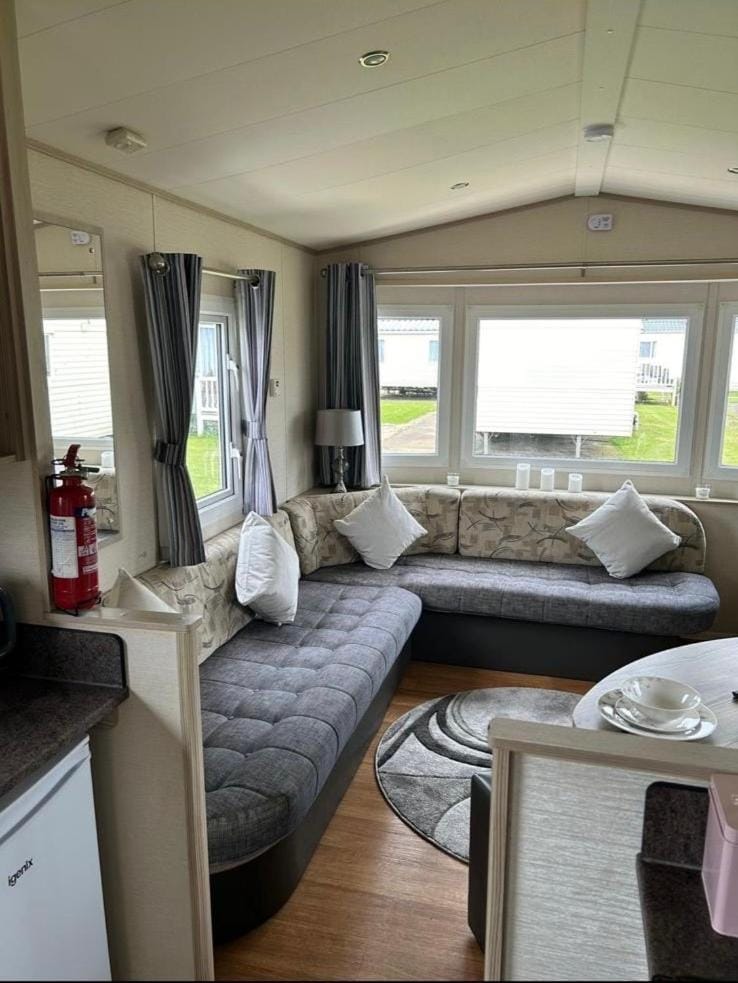 Caravan by the Sea C07 House in Towyn