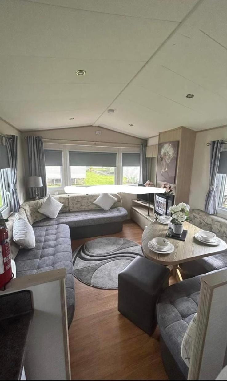 Caravan by the Sea C07 House in Towyn