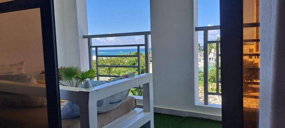 Oceanview Waridi services apt- Coral Sands apt nyali Apartment in Mombasa County