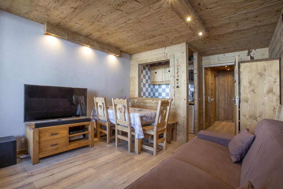 Communal lounge/ TV room, TV and multimedia, Kitchen or kitchenette, Seating area, Dining area
