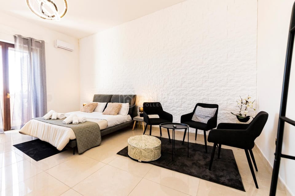 Bedroom, air conditioner