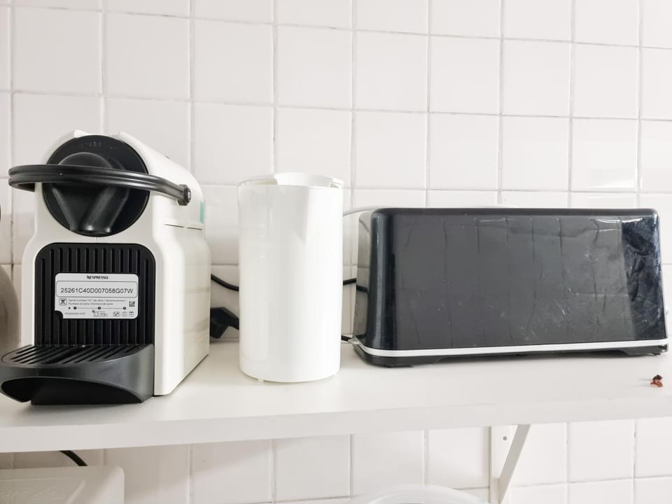 Coffee/tea facilities, toaster