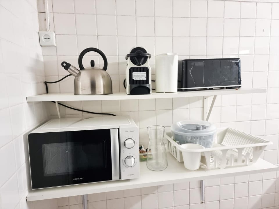Coffee/tea facilities, microwave, toaster