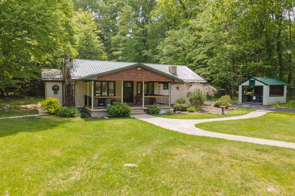 Fireside Cabin Cabin in Deep Creek Lake