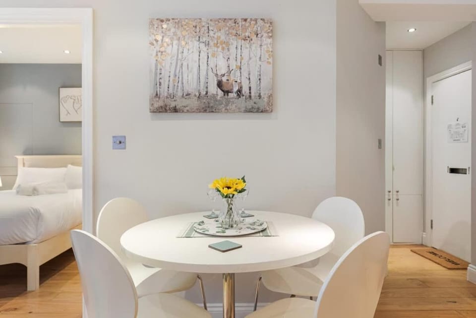 Chelsea Gem Apartment in City of Westminster