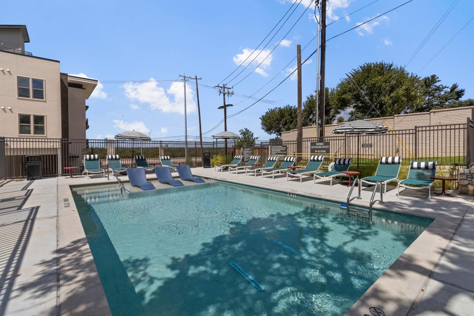 Balcony/Terrace, Swimming pool