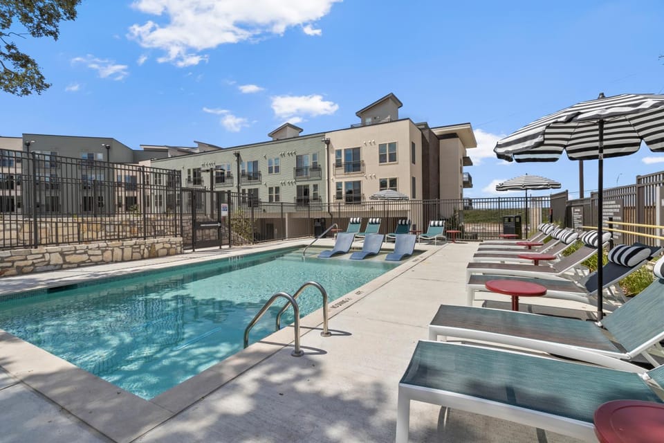 Pool view, Swimming pool