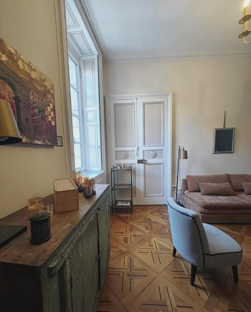 Le Royal Dijonnais - Centre Ville Apartment in Dijon