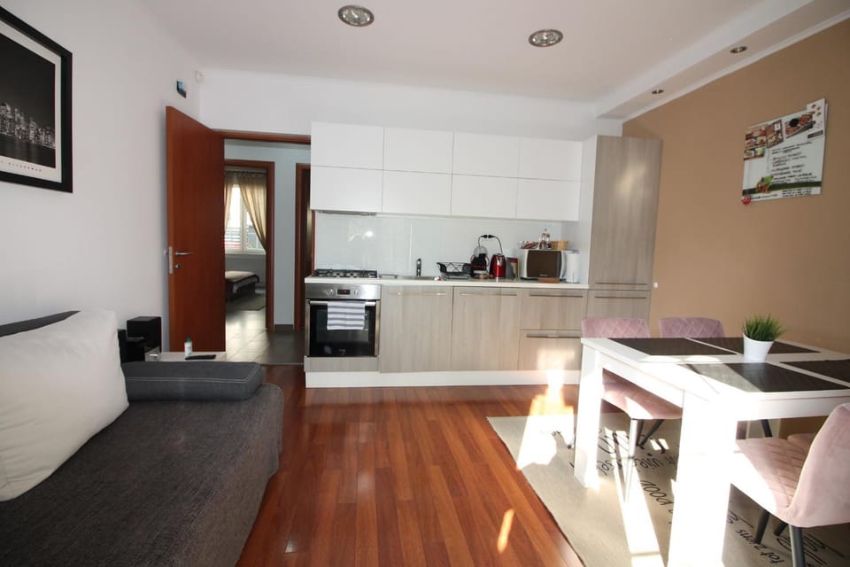 Living room, Dining area, kitchen
