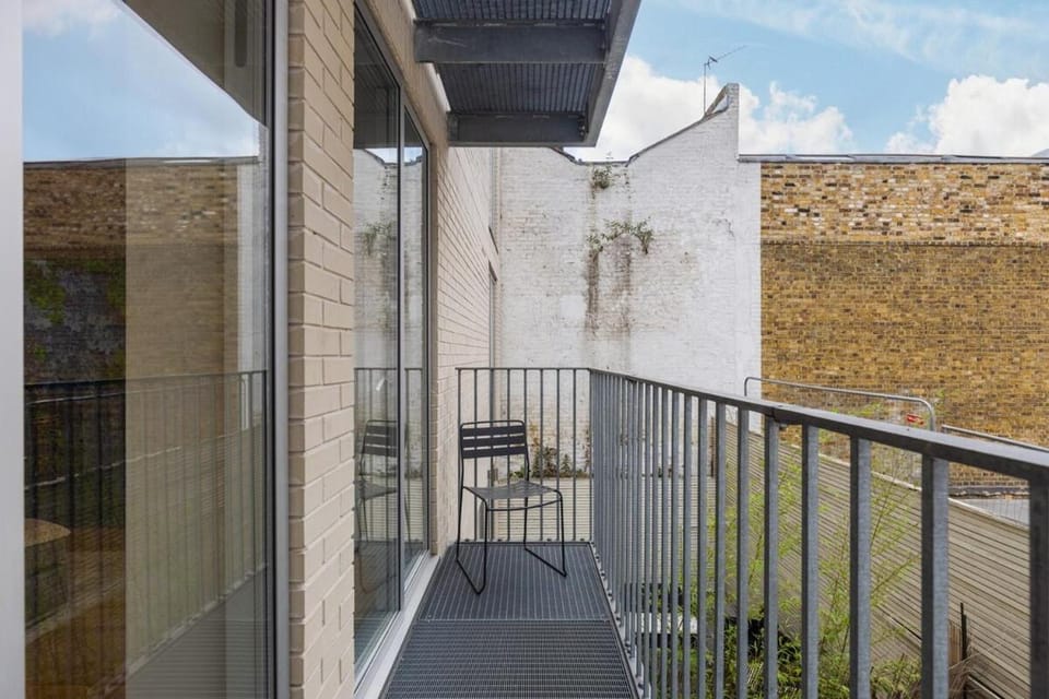 Clapham North Dream Apartment in London